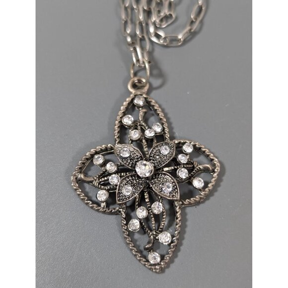 Vintage Silver Tone Open Metal Work Cross Flower Rhinestone Penant Necklace 26" - Picture 3 of 8